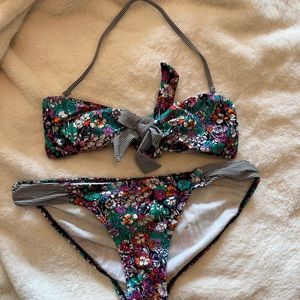 Xhilaration Floral and Stripes Swimsuit Top Size M